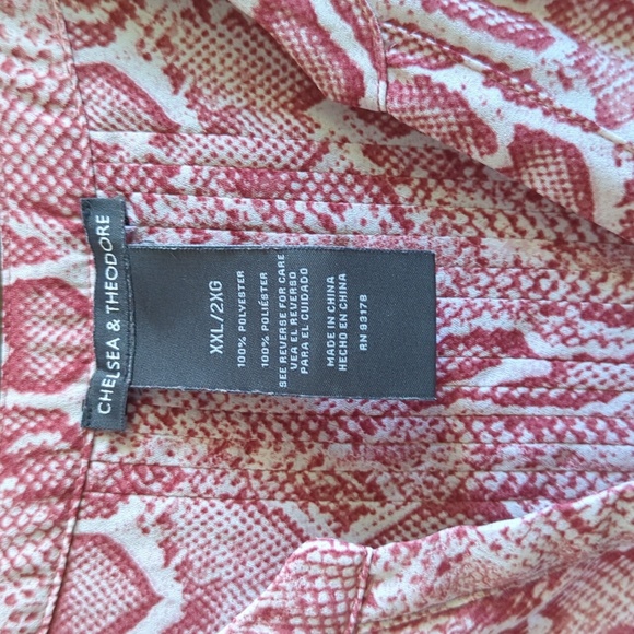 Chelsea & Theodore Sleeveless Button Down Shirt - Picture 5 of 5